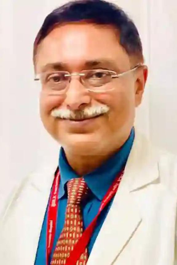Dr. Neelabh Verma orthopedic doctor in delhi